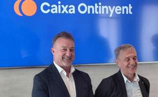 José Pla, presidente de Caixa Ontinyent, y José Francisco Sanfélix, director general de la entidad