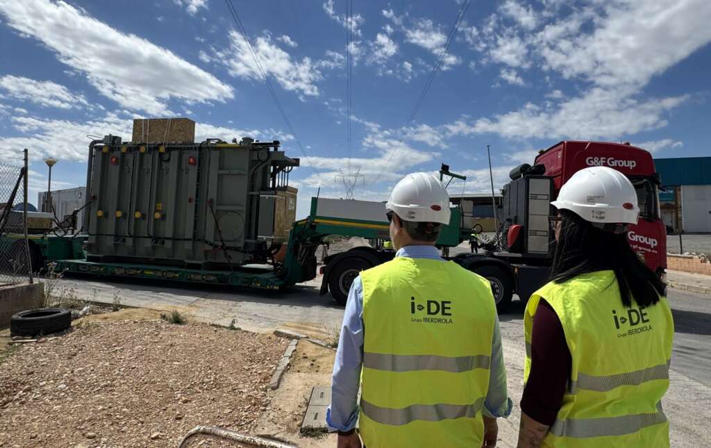 Instalación nuevo transformador a subestación en El Oliveral en Riba-Roja. Foto: Iberdrola