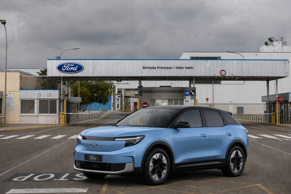 Ford sella su alianza con Geely
