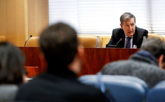 El exgerente del Canal de Isabel II Ildefonso de Miguel, durante su comparecencia esta mañana en la comisión de investigación de corrupción de la Asamblea de Madrid para informar sobre el caso del campo de golf del Canal de Isabel II. EFE/ Emilio Naranjo