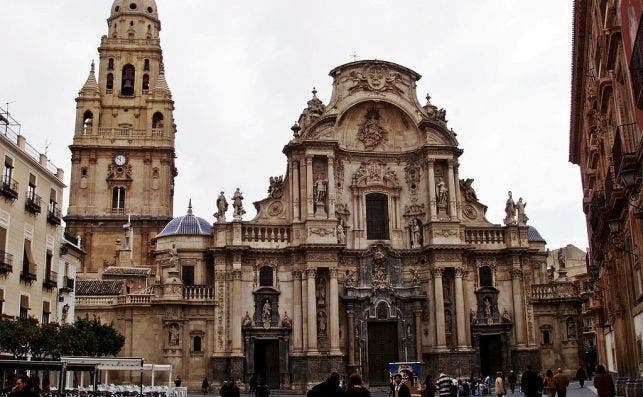 1024px Murcia Cathedral