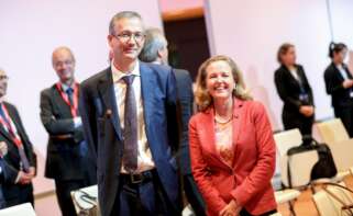 El gobernador del Banco de España, Pablo Hernández de Cos, y la ministra de Economía, Nadia Calviño. EFE