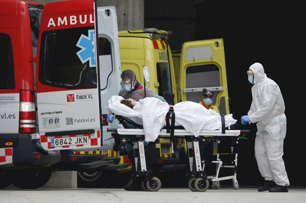 España contabilizó 492.930 muertes en 2020, el primer año de pandemia de coronavirus./ EFE