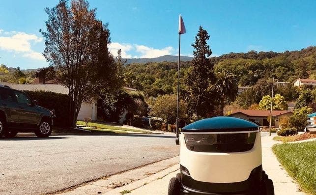 Un robot de Starship en la calle. Foto: Starship Instagram