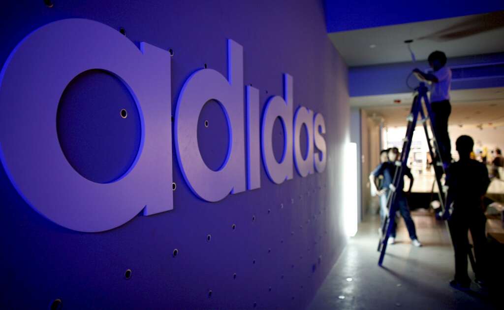 Adidas relanza las icónicas zapatillas de Zidane en la final de Glasgow  para sentirte como una estrella