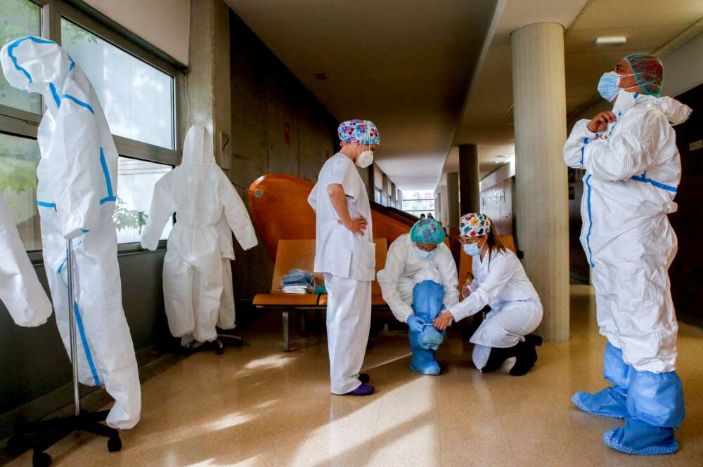 La Central Sindical Independiente y de Funcionarios (CSIF) alerta que en España se registra cada día una media de tres ataques diarios a médicos y enfermeros