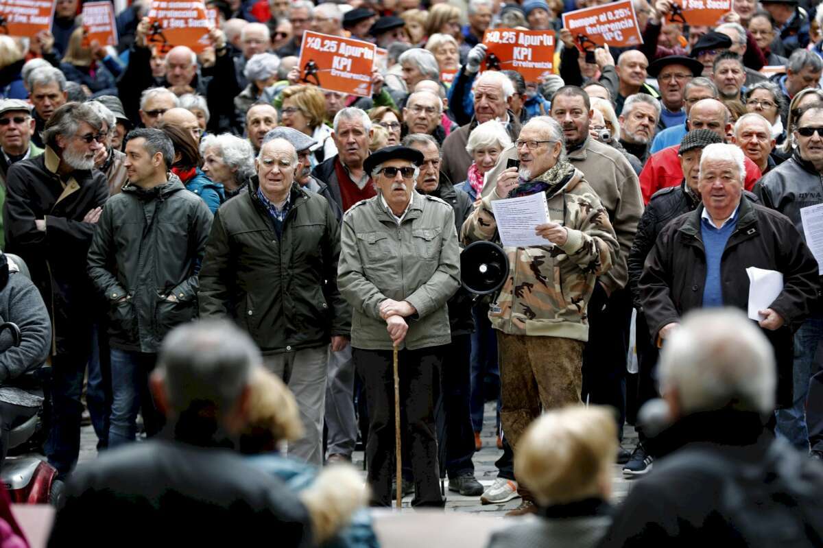 Concentración de pensionistas. Foto: EFE/VL