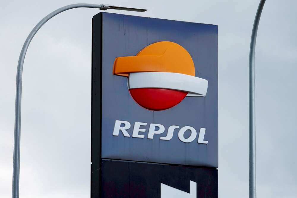 Repsol ha llegado a un acuerdo con Nissan para incrementar la red de recarga de vehículos eléctricos en España