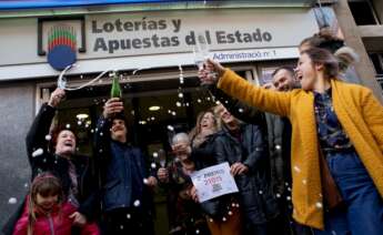 La OCU lanza consejos para décimos compartidos en la Lotería de Navidad.