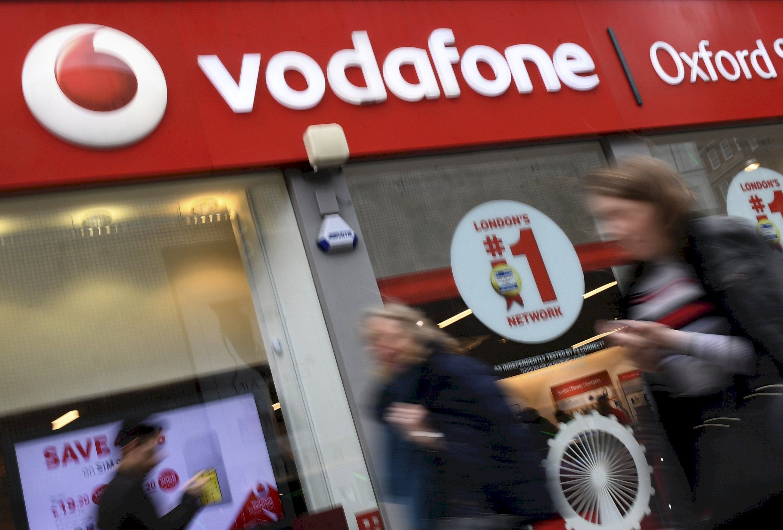 Vodafone lanza los servicios 5G en 15 ciudades / EFE