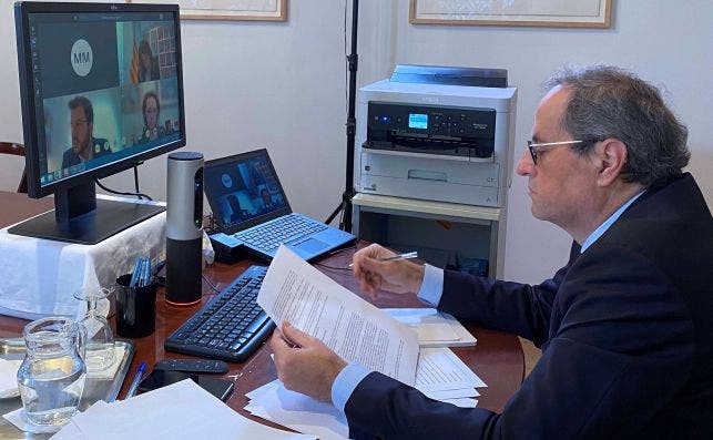 El presidente de la Generalitat Quim Torra en una reunión extraordinaria por videoconferencia con el Govern. Foto Efe/Rubén Moreno