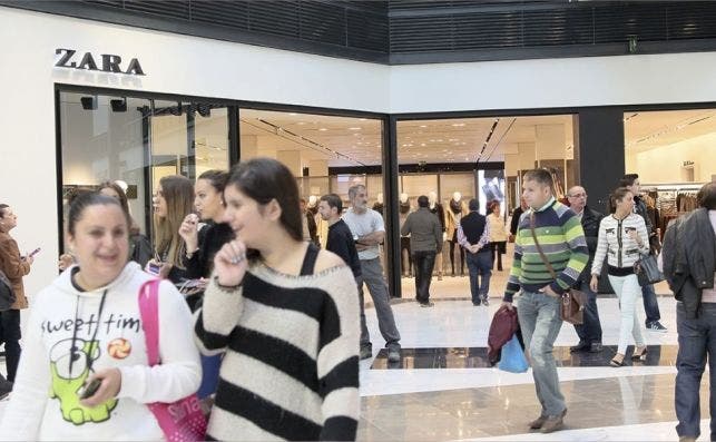 Tienda de Zara en el centro comercial As Cancelas de Santiago 