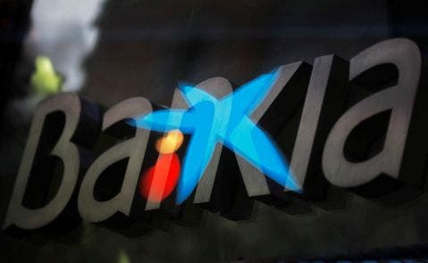 Los sindicatos de Caixabank y Bankia anuncian una negociación dura