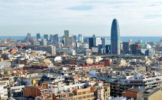 Barcelona from Sagrada Familia (2) (cropped)