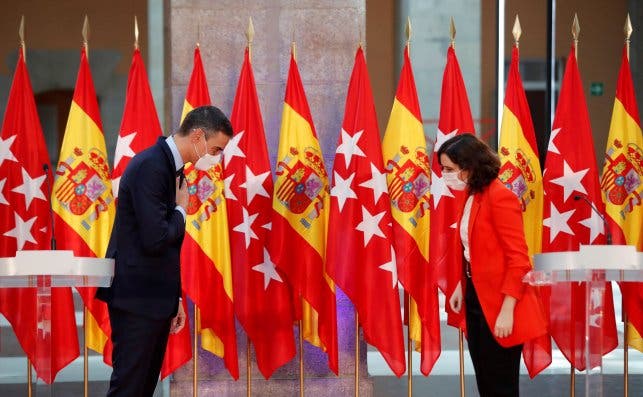 El presidente del Gobierno, Pedro Sánchez, y la presidenta de la Comunidad de Madrid, Isabel Díaz Ayuso