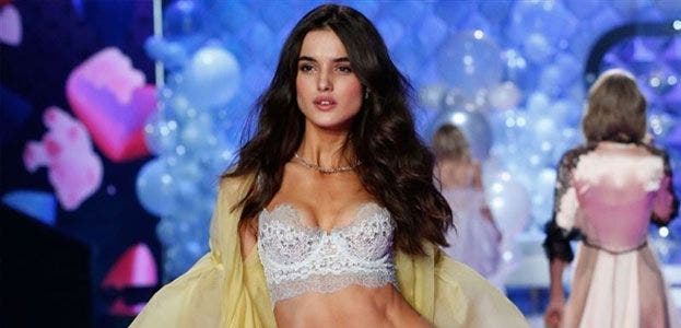 http://www.economiadigital.es/uploads/s1/32/38/42/blancapadillavictoriasecret-23842.jpg?t=1417603530