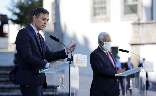 El presidente Pedro Sánchez y el primer ministro portugués, Antonio Costa, en la cumbre luso española celebrada este sábado./ EFE