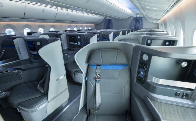 La nueva clase Business de Air Europa est´a diseñada para favorecer el confort y la intimidad del pasajero, con espacios individuales concebidos para el descanso, el ocio y el trabajo.