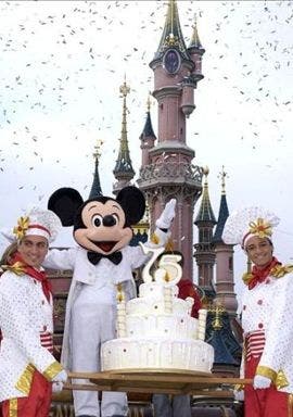 El parque de atracciones Disneyland París
