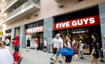 El restaurante de Five Guys en la Sagrada Familia, Barcelona. Foto: Five Guys España