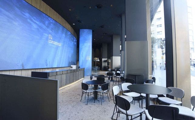 Dentro del espacio "all in one" Barcelona, "Natural" es un nuevo concepto de cafetería de los hermanos Torres abierta a todos, clientes y no clientes de CaixaBank.