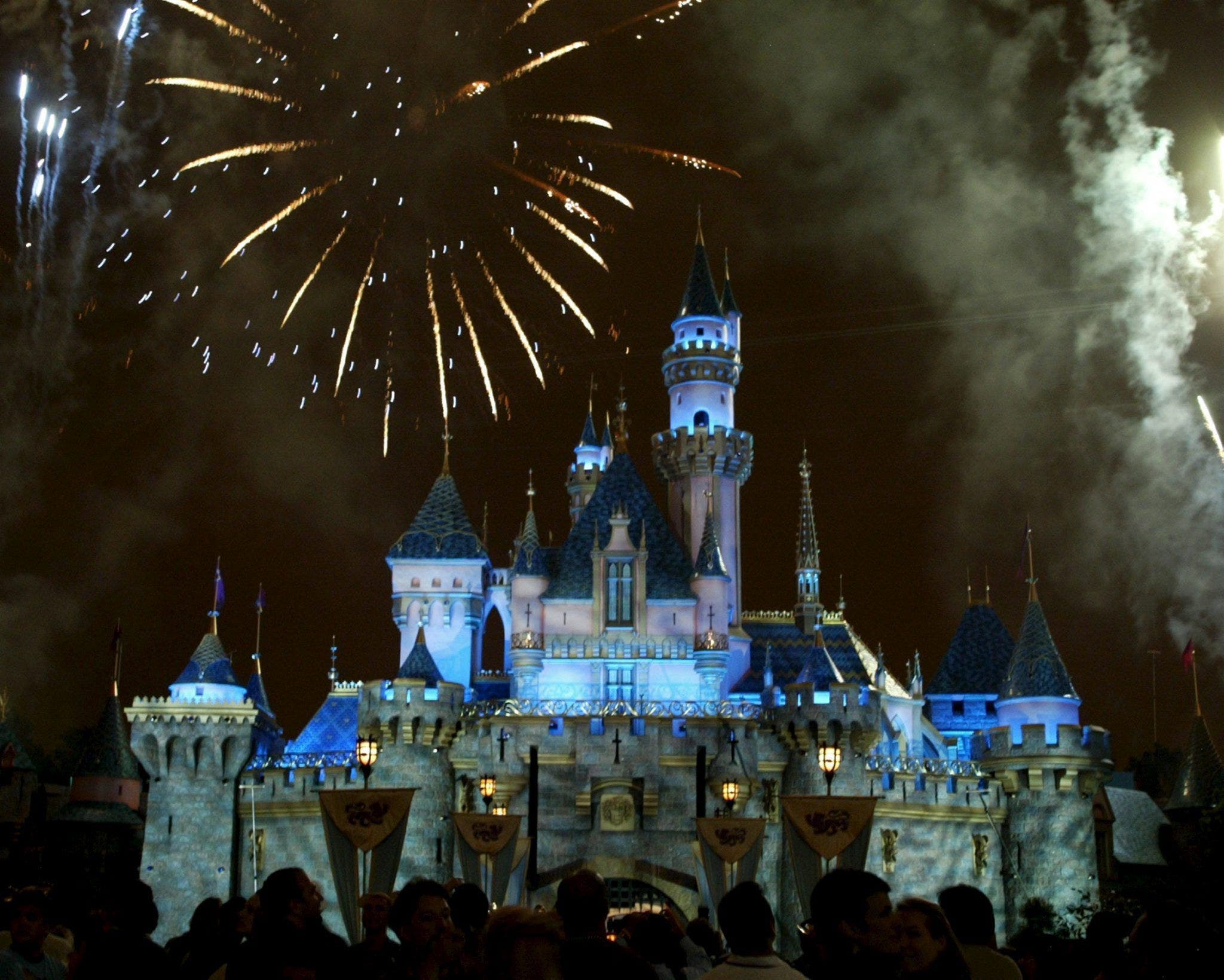 El castillo, una de las principales atracciones del parque Disney en Estados Unidos. Efe
