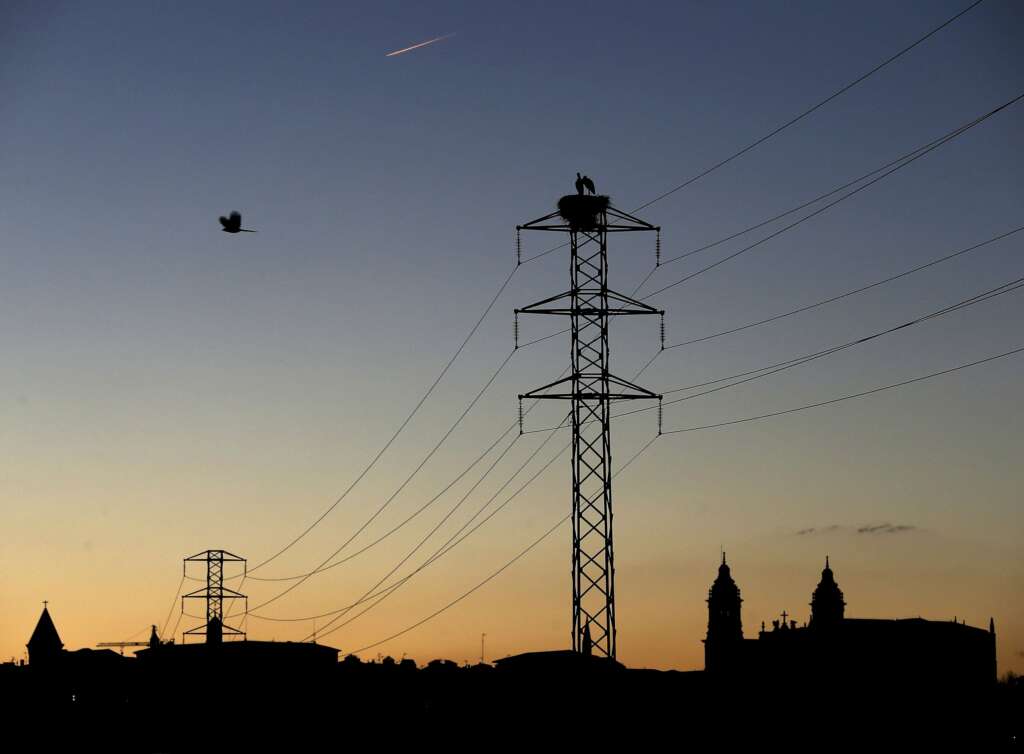 El precio del suministro de energía y gas se dispara. EFE/Jesús Diges