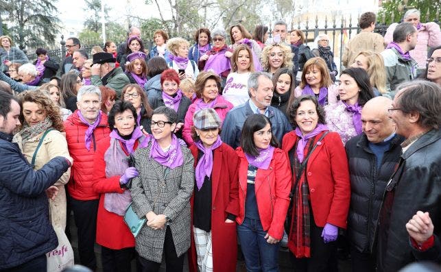 Varias ministras y ministros del Gobierno, en la manifestación del 8-M una semana antes del estado de alarma / EFE