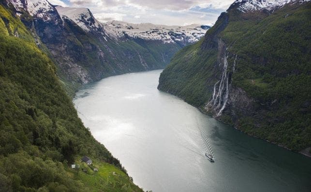 Geirangerfjord og de Syv Sostre 102012 99 0208 1500 (1)