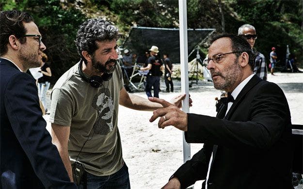 http://www.economiadigital.es/uploads/s1/37/28/10/jean-reno-rodaje-estrella-damm-72810.jpg?t=1463765921