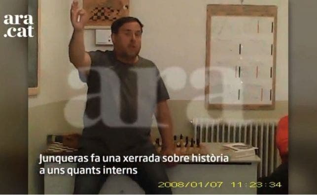 Las imágenes de Junqueras y Forn en la cárcel de Estremera. En la imagen, un fotograma del vídeo publicado por el 'Diari Ara'.