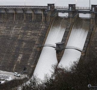 Nieve en el pantano de Eugi, en Navarra