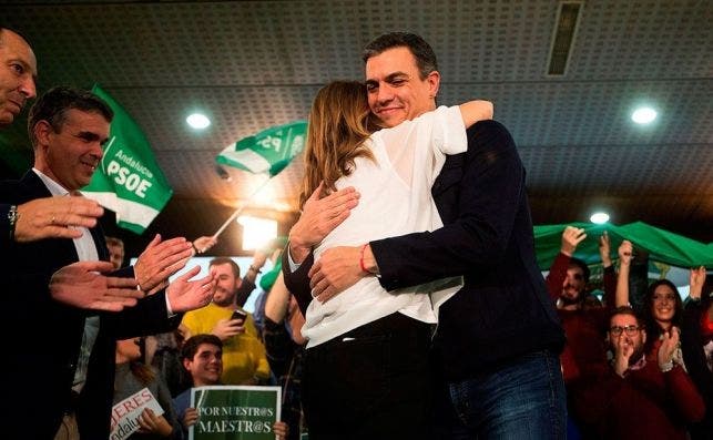 La candidata a la reelección de la Presidencia de la Junta, Susana Díaz, y el presidente del Gobierno y secretario general del PSOE, Pedro Sánchez, en un acto de la campaña andaluza