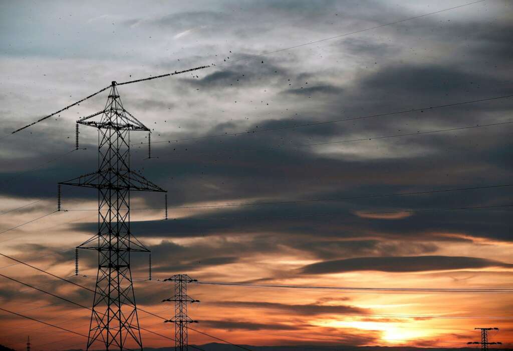 El precio de la luz bate su tercer récord consecutivo: 309 euros por megavatio hora.