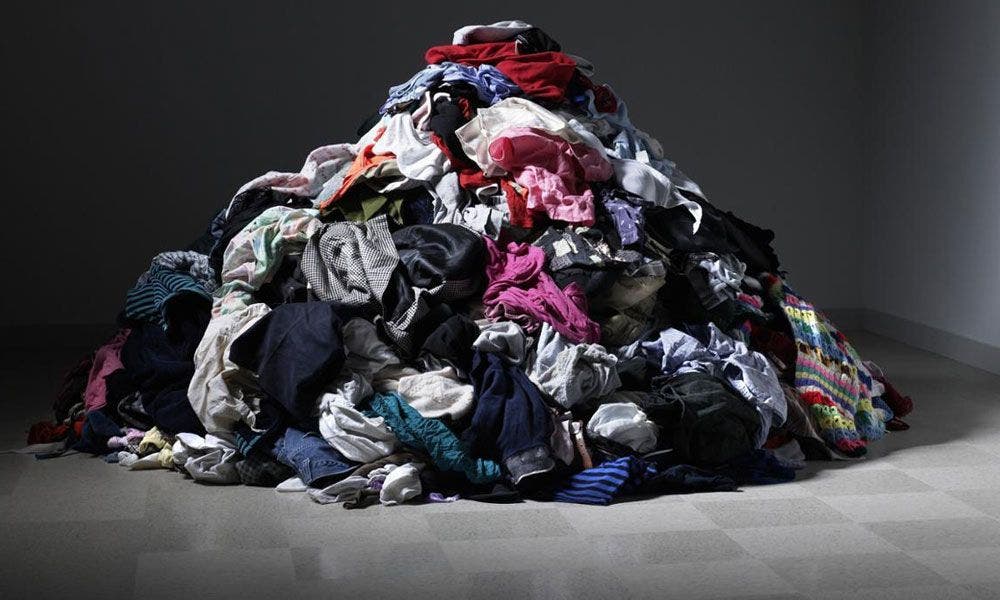La industria textil no sabe qué hacer con la ropa usada - Economía Digital