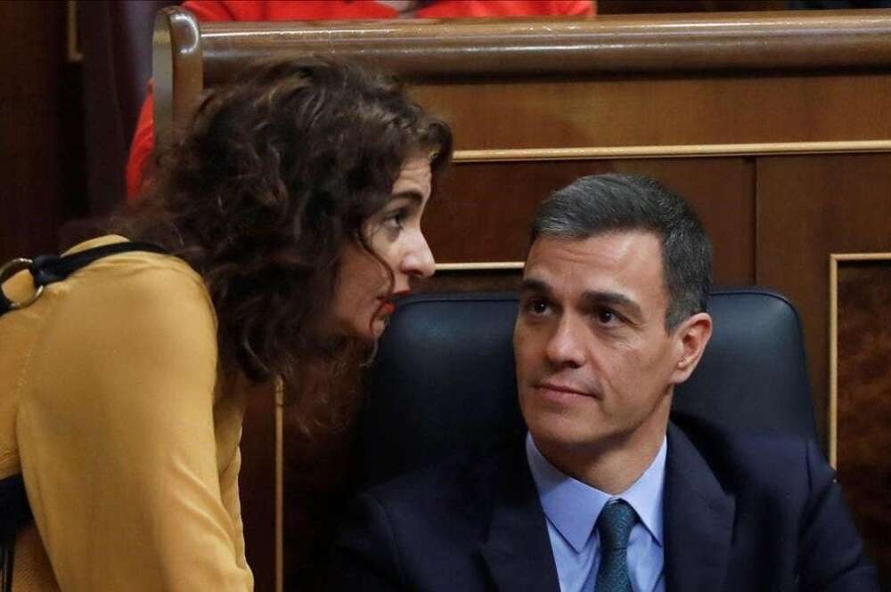 María Jesús Montero y Pedro Sánchez./ EFE