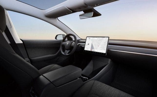 El interior del Model 3 de 35.000 dólares. Foto: Tesla