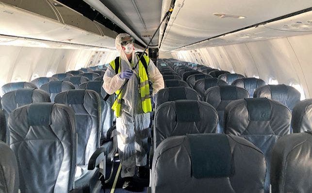 Las aeronaves se limpian en profundidad con mayor frecuencia, con productos desinfectantes de grado hospitalario. Fotografía: Air Europa