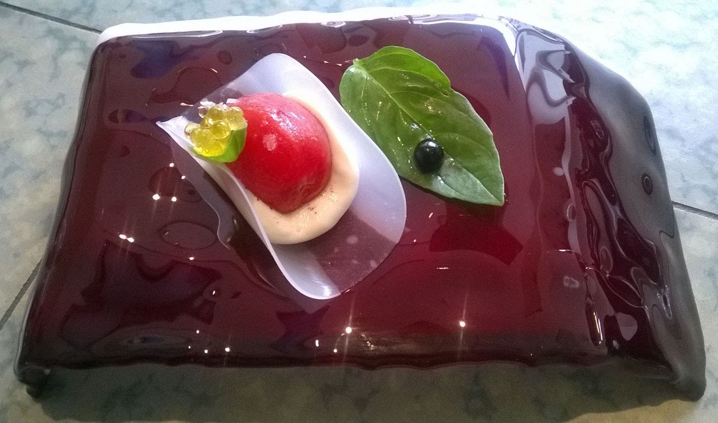 Bola de tomate Bola de tomate Disfrutar