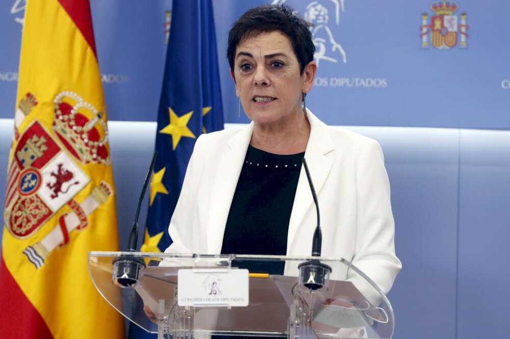 La portavoz de EH Bildu en el Congreso, Mertxe Aizpurua, da una rueda de prensa en el Congreso. Foto: EFE