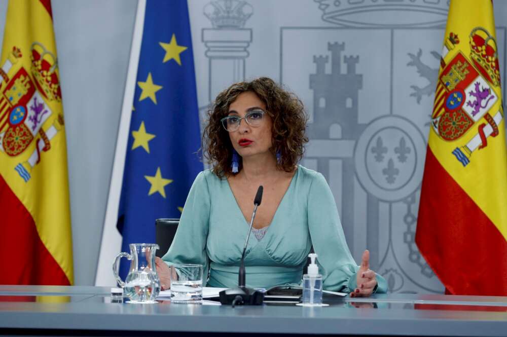 La ministra de Hacienda, María Jesús Montero, participa en la rueda de prensa convocada tras la reunión semanal del Consejo de Ministros, este martes, en el complejo del Palacio de la Moncloa, en Madrid. EFE/J.J. Guillén