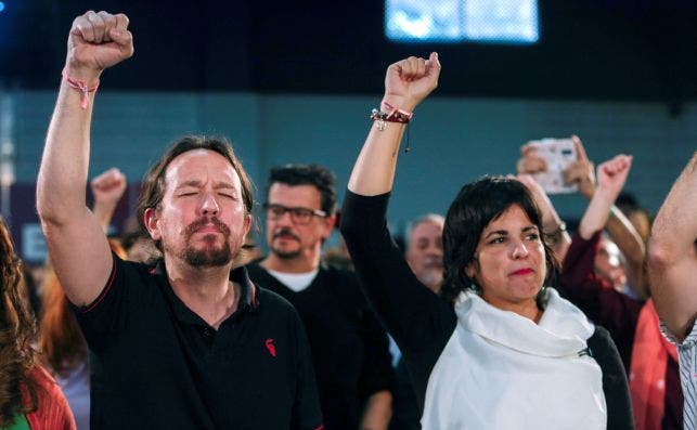 Pablo Iglesias y Teresa Rodríguez en un acto electoral el octubre de 2019, en Cádiz | EFE/RR/Archivo