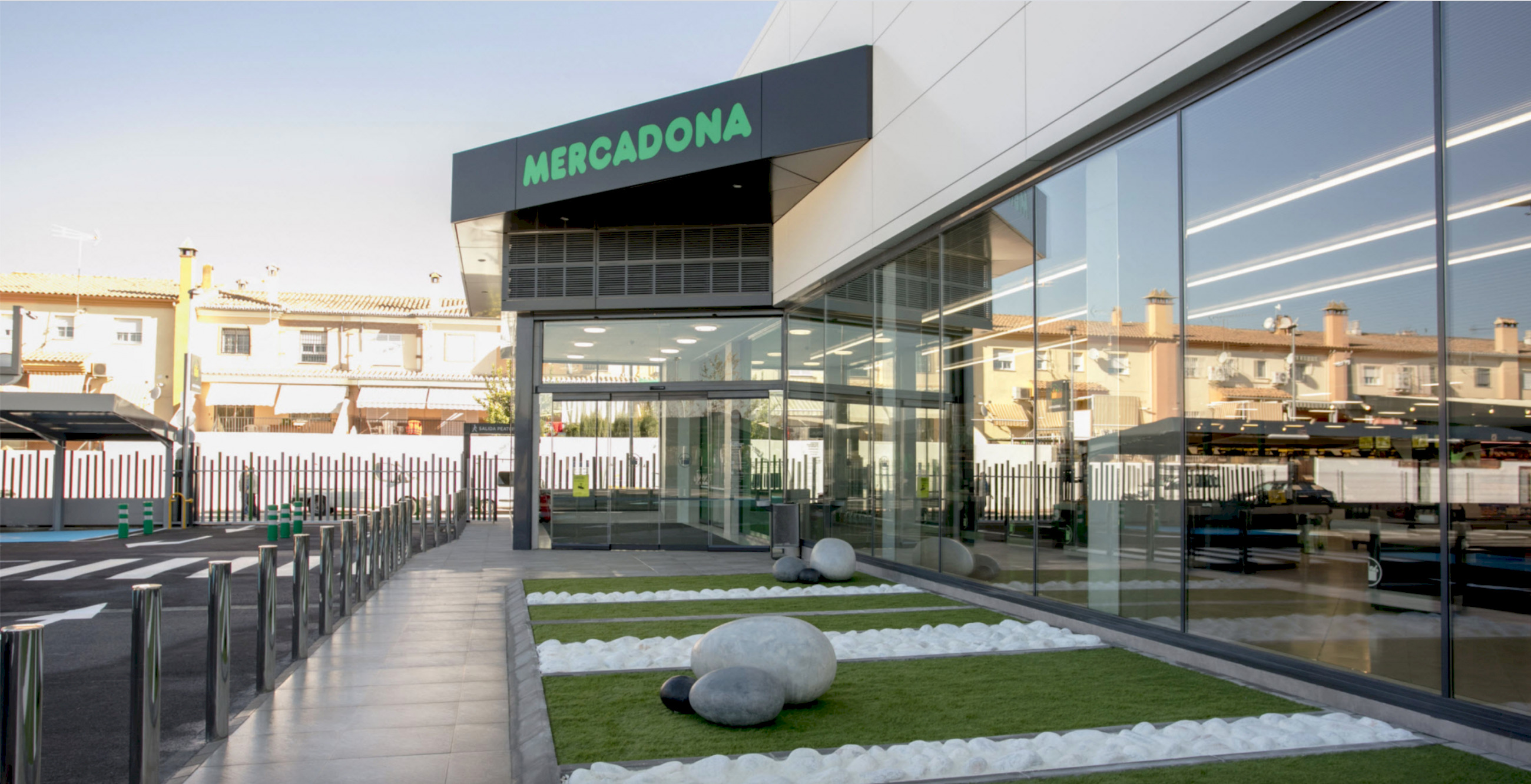 Mercadona cuenta con un amplio catálogo de productos cosméticos de la mano de Deliplus.