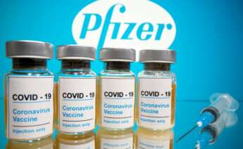 El contrato exime a Pfizer de responsabilidad si su vacuna causa algún daño