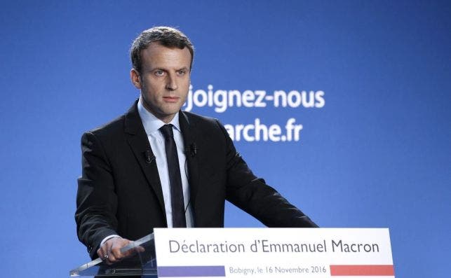 Emmanuel Macron asegura que la Covid-19 estará presente hasta el verano de 2021 el mismo día en el que el país suma más de 40.000 casos positivos./ EFE