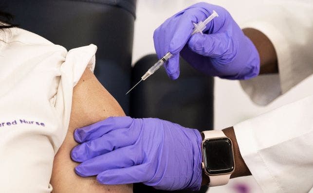 Alemania presiona para que Europa adelante la aprobación de la vacuna.
