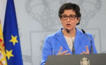 La ministra española de Asuntos Exteriores, Arancha González Laya, ofrece una rueda de prensa