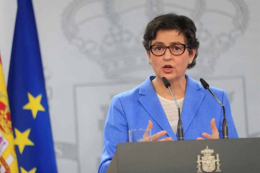 La ministra española de Asuntos Exteriores, Arancha González Laya, ofrece una rueda de prensa