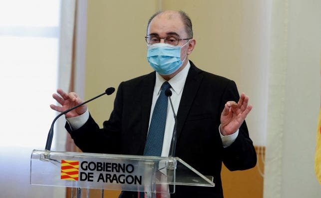 El presidente de Aragón, Javier Lambán, da una rueda de prensa este miércoles para anunciar que el Gobierno regional ha decretado el confinamiento perimetral de Zaragoza, Huesca y Teruel / EFE