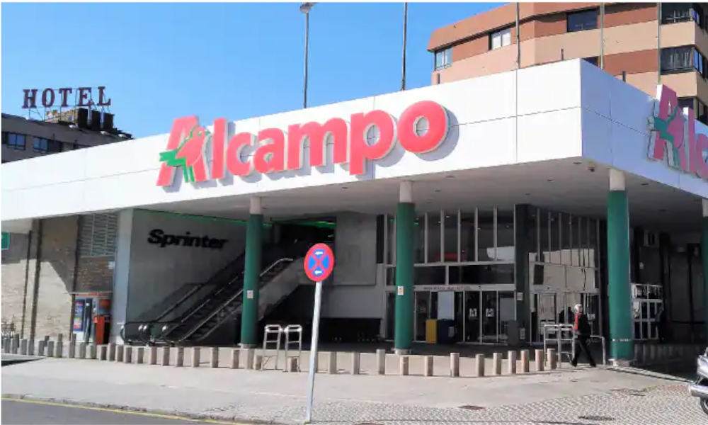 Imagen exterior del Alcampo de Coia (Vigo), el supermercado más barato de toda España